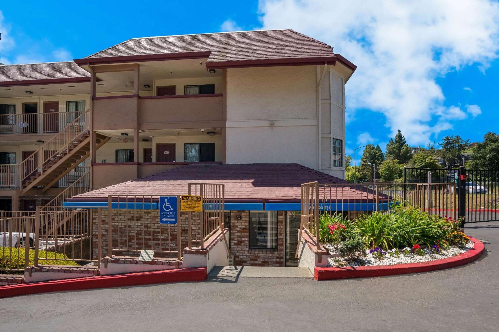 RED ROOF INN & SUITES VALLEJO 2⋆ ::: VALLEJO, CA ::: COMPARE HOTEL RATES